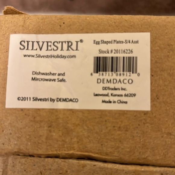 Demdaco Egg Shaped Plates. - Picture 10 of 10